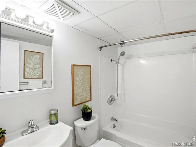 2120 S Vaughn Way ##206F Aurora, CO 80014