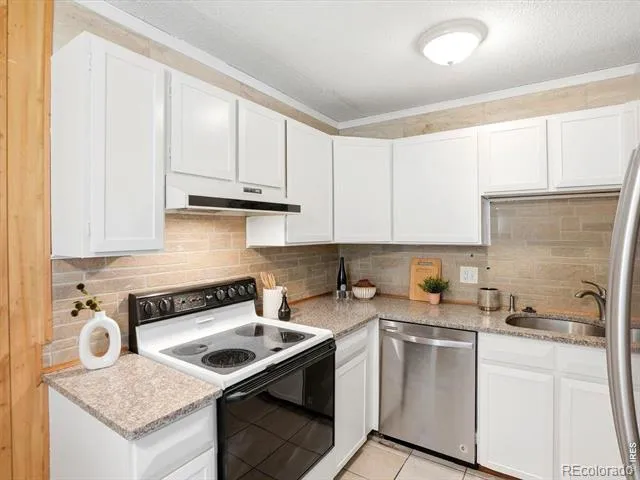 2120 S Vaughn Way ##206F Aurora, CO 80014