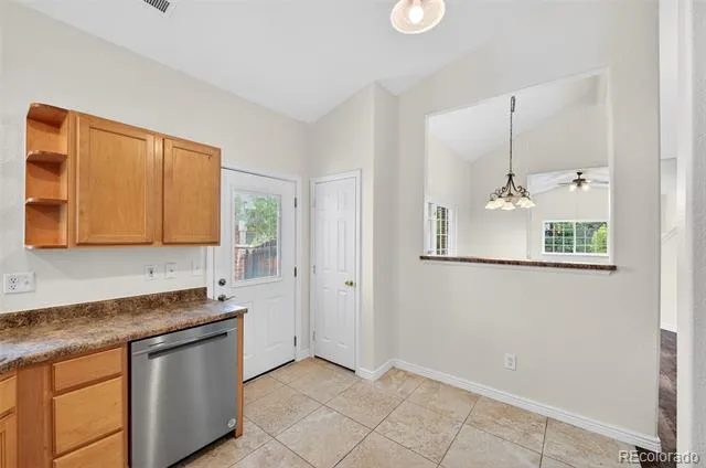 878 S Kalispell Circle #101 Aurora, CO 80017