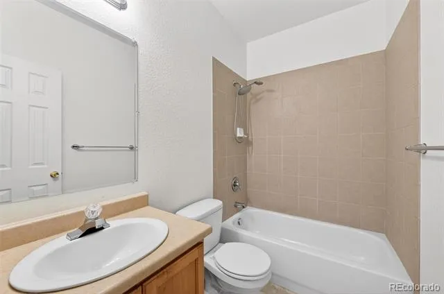 878 S Kalispell Circle #101 Aurora, CO 80017