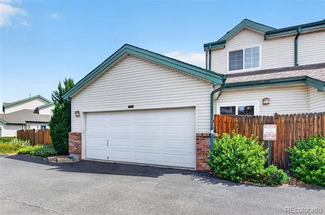 878 S Kalispell Circle #101 Aurora, CO 80017