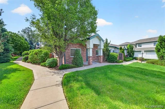 878 S Kalispell Circle #101 Aurora, CO 80017