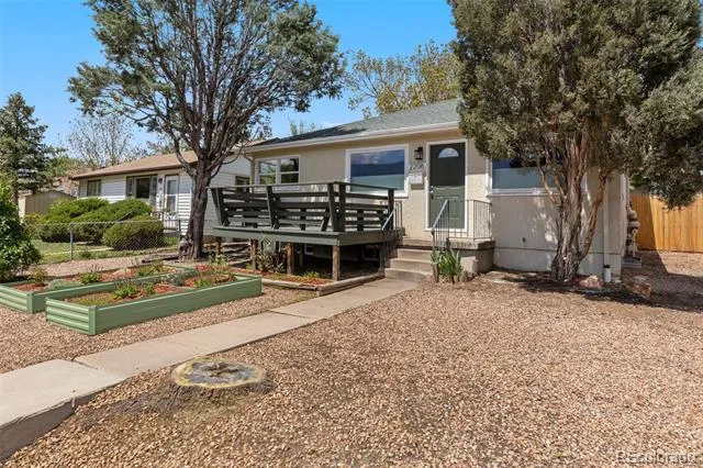 2206 W Uintah Street Colorado Springs, CO 80904