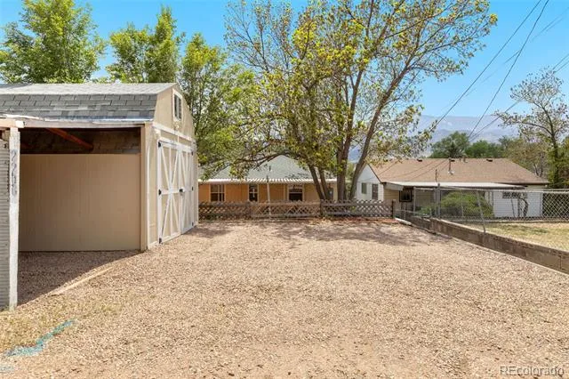 2206 W Uintah Street Colorado Springs, CO 80904