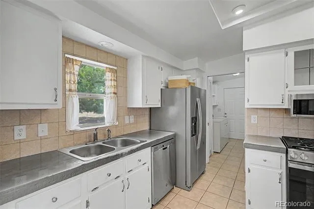 667 S Burro Drive Pueblo, CO 81007
