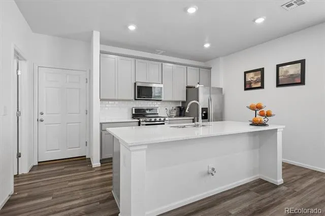 21052 E 60th Avenue Aurora, CO 80019