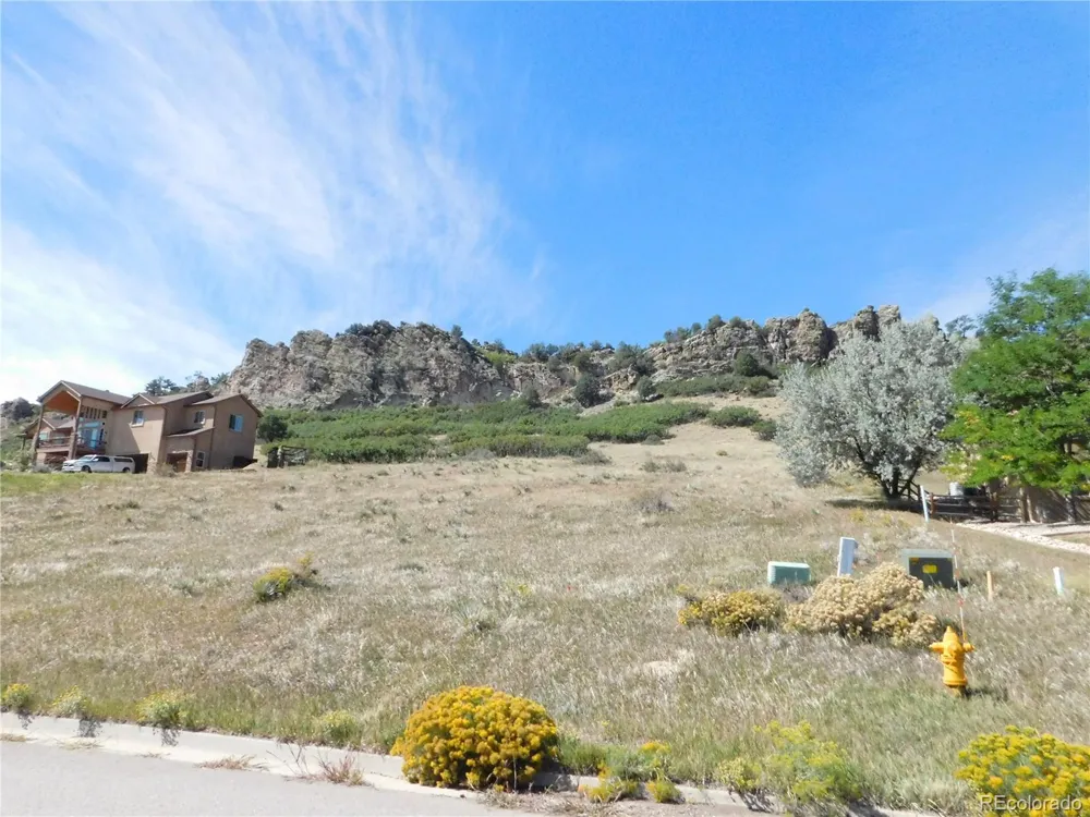 5498 Country Club Drive Larkspur, CO 80118