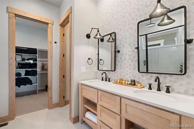 3661 Buchanan Court Aurora, CO 80019