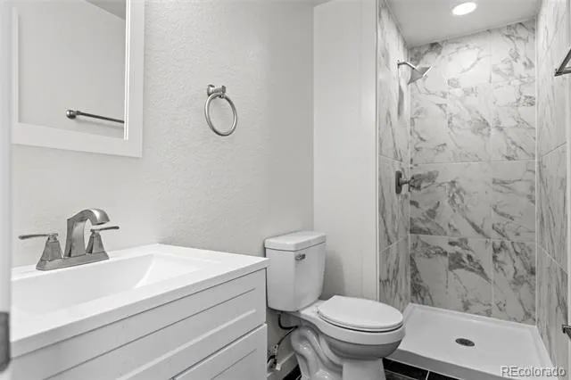 2882 S Mobile Street Aurora, CO 80013