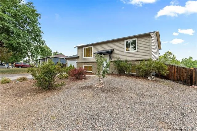 2882 S Mobile Street Aurora, CO 80013