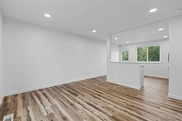 2882 S Mobile Street Aurora, CO 80013