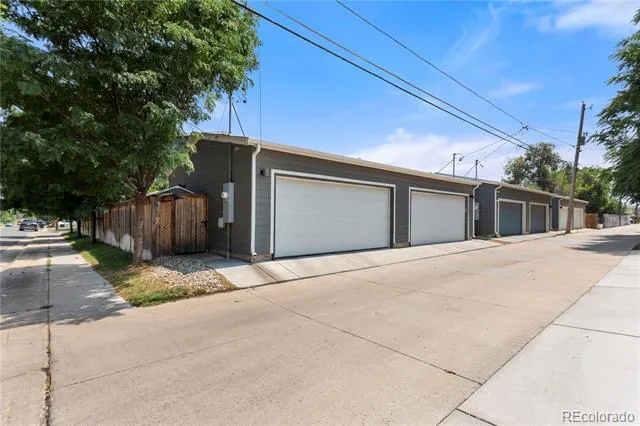 1797 Alton Street Aurora, CO 80010