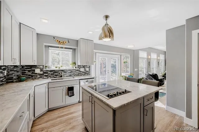 3392 Estates Circle Larkspur, CO 80118