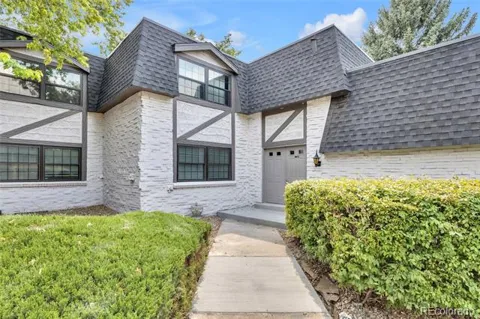 3511 S Hillcrest Drive #4