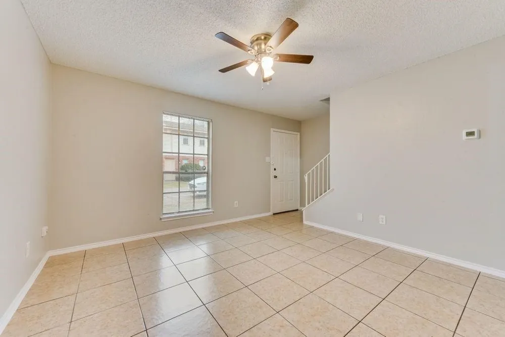 1728 sanford #J Arlington, TX 76012