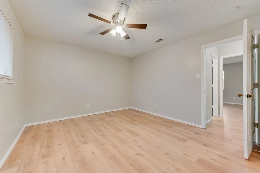 1728 sanford #J Arlington, TX 76012