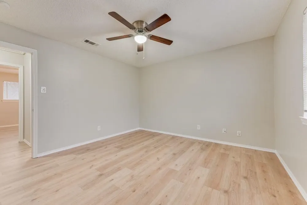 1728 sanford #J Arlington, TX 76012