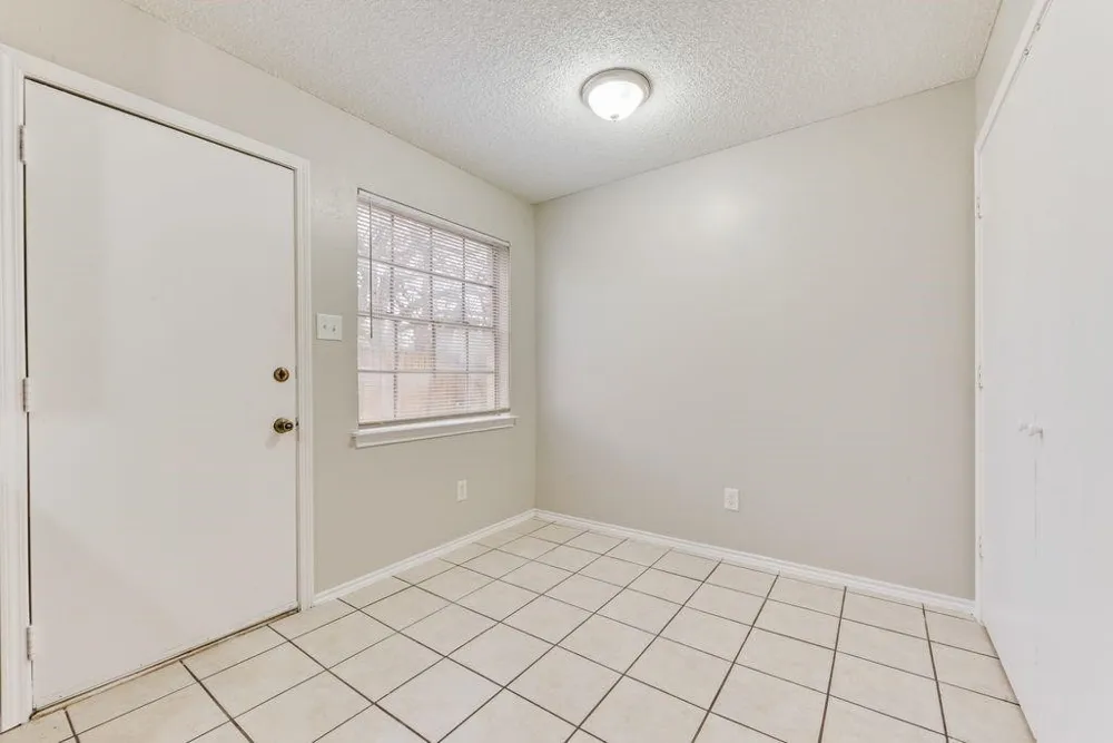 1728 sanford #J Arlington, TX 76012