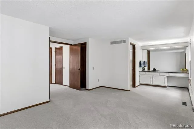 2763 W Long Drive #B Littleton, CO 80120