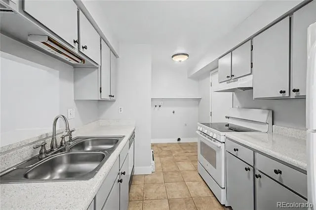 21 Newark Street #D Aurora, CO 80012