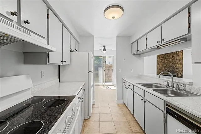 21 Newark Street #D Aurora, CO 80012