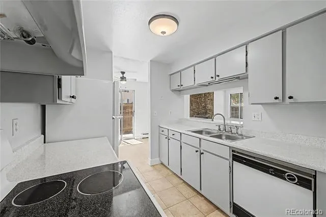 21 Newark Street #D Aurora, CO 80012