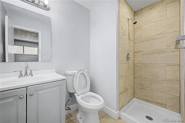 21 Newark Street #D Aurora, CO 80012