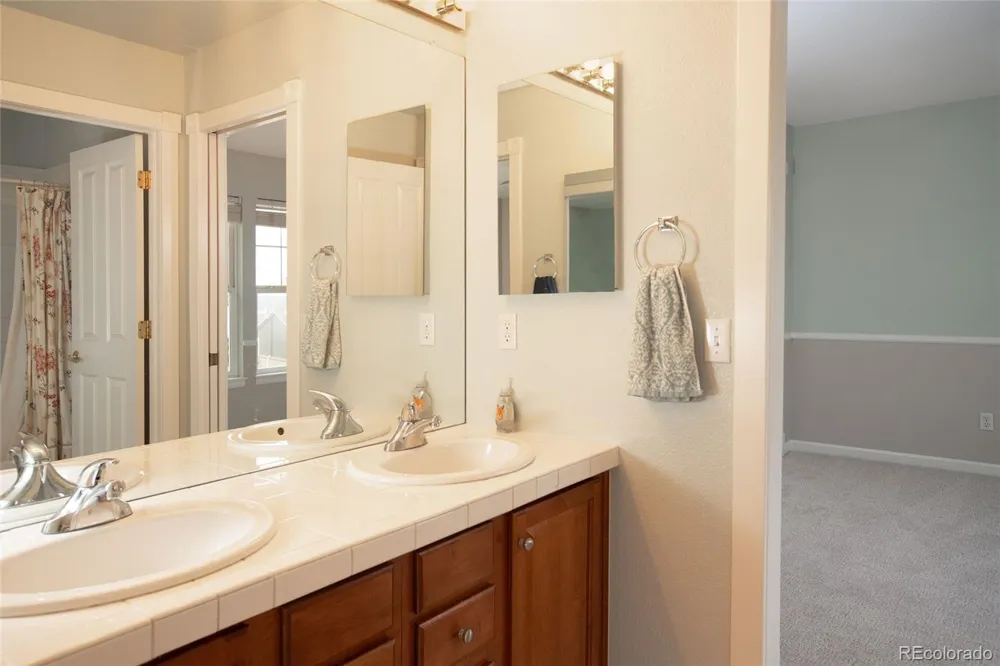 2994 Greensborough Drive Highlands Ranch, CO 80129