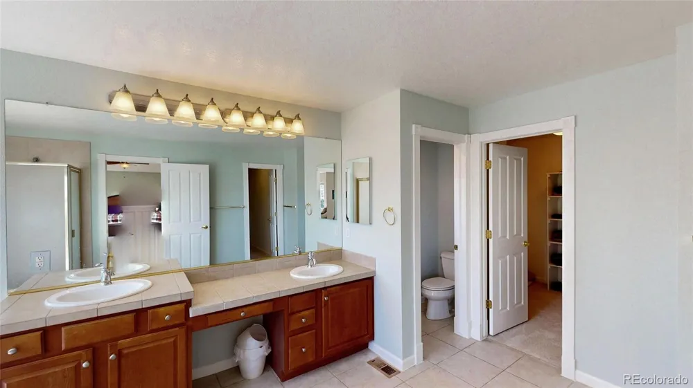 2994 Greensborough Drive Highlands Ranch, CO 80129