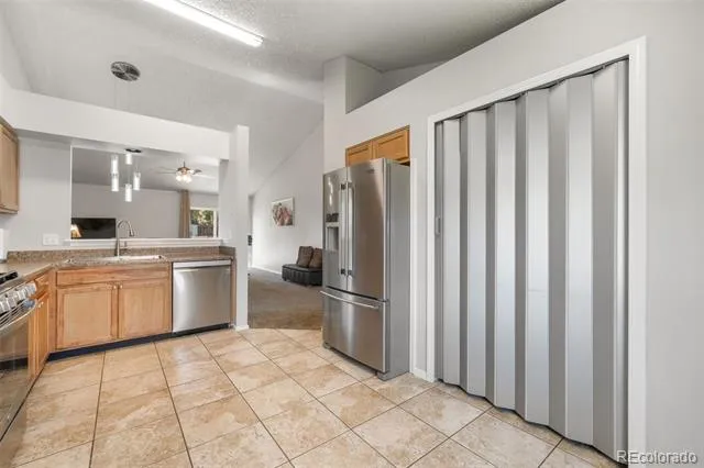 1643 S Canoe Creek Drive Colorado Springs, CO 80906