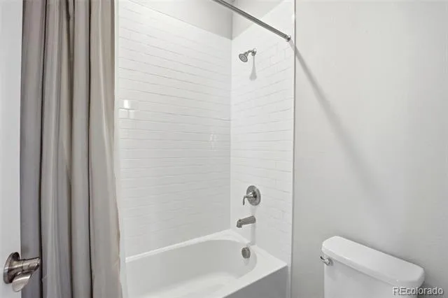 7240 S White Crow Way Aurora, CO 80016