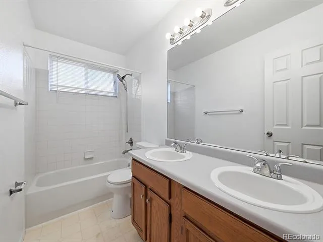 4064 S Himalaya Way Aurora, CO 80013
