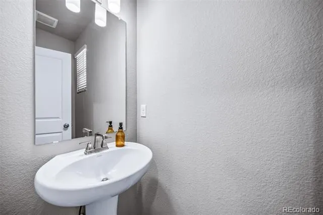 3910 Rome Street Aurora, CO 80019