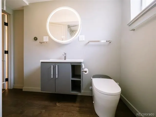 570 Steele Street Denver, CO 80206