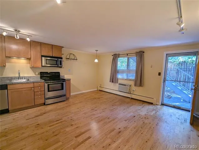 1135 Elizabeth Street #102 Denver, CO 80206