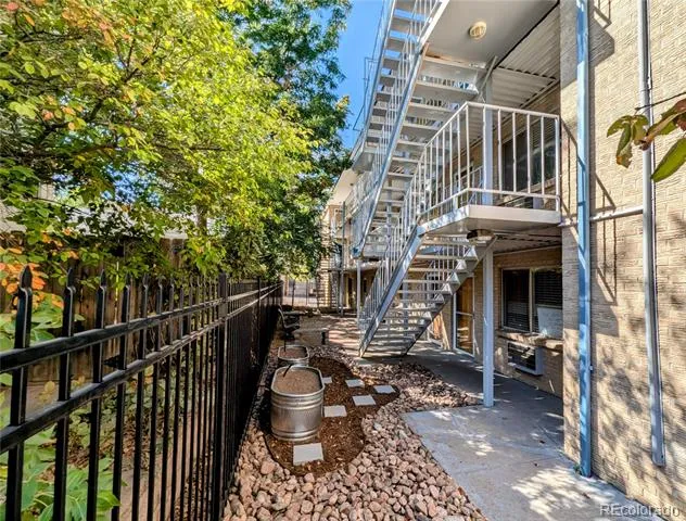 1135 Elizabeth Street #102 Denver, CO 80206