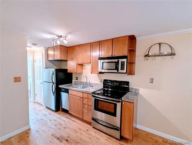 1135 Elizabeth Street #102 Denver, CO 80206