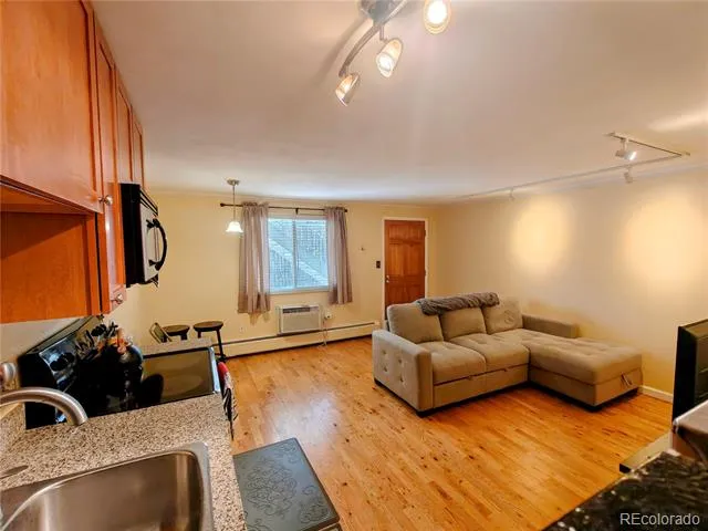 1135 Elizabeth Street #102 Denver, CO 80206