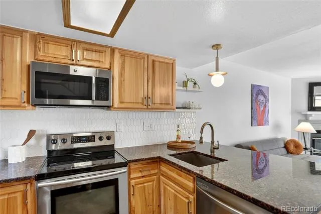 9463 Lou Thornton, CO 80260