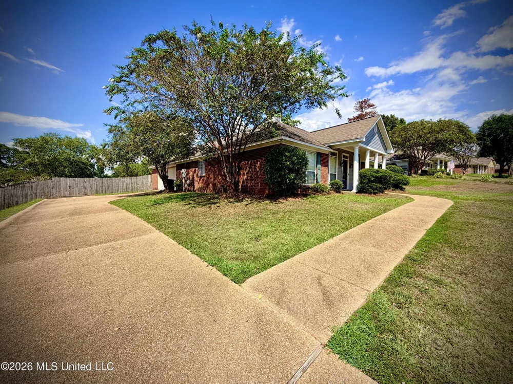 1008 Stonehendge Drive Brandon, MS 39042