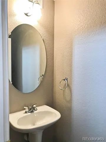 6753 S Winnipeg Circle #101 Aurora, CO 80016