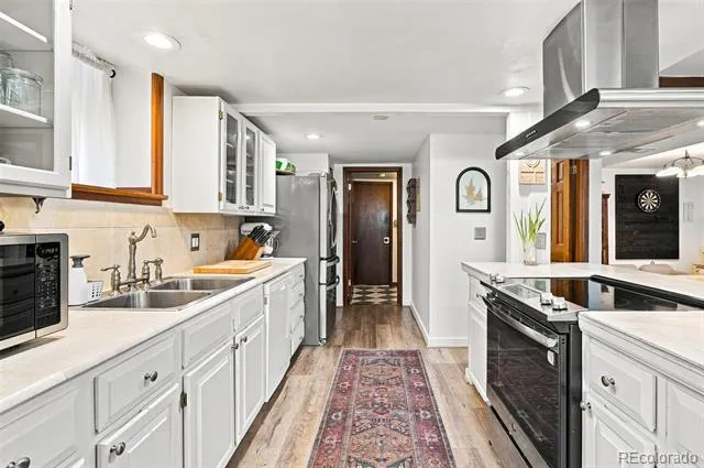 8009 S Niagara Way Englewood, CO 80112