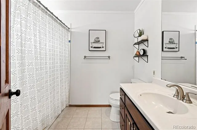 8009 S Niagara Way Englewood, CO 80112
