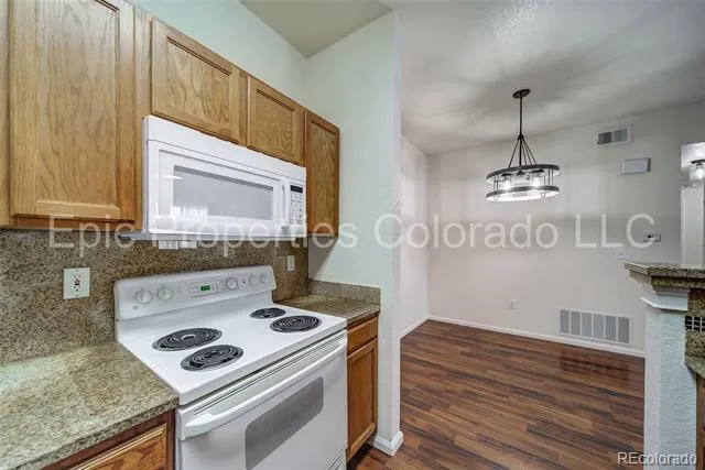 911 S Zeno Way #104 Aurora, CO 80017