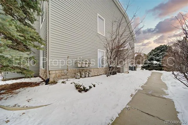 911 S Zeno Way #104 Aurora, CO 80017