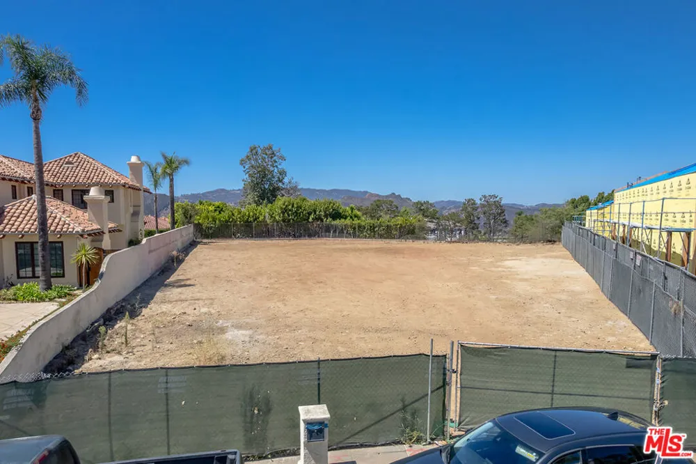 16637 Cumbre Verde Court Los Angeles, CA 90272