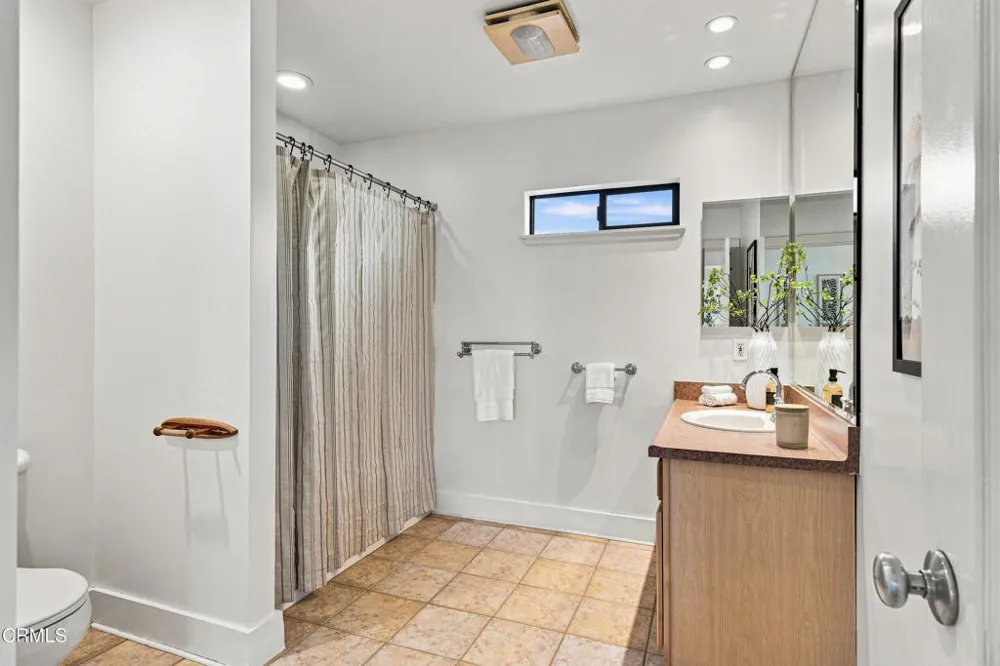 245 Valle Vista Avenue Monrovia, CA 91016
