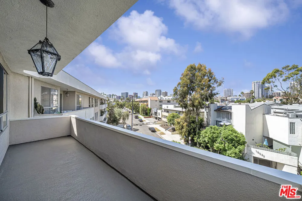10650 Holman Avenue #308 Los Angeles, CA 90024