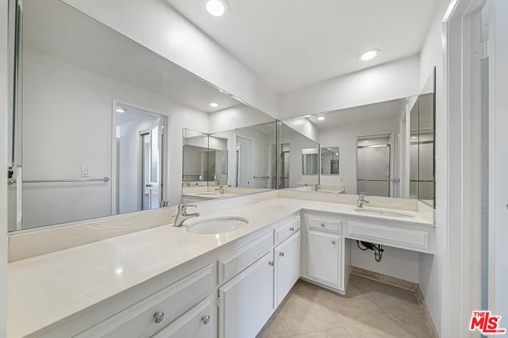 10650 Holman Avenue #308 Los Angeles, CA 90024