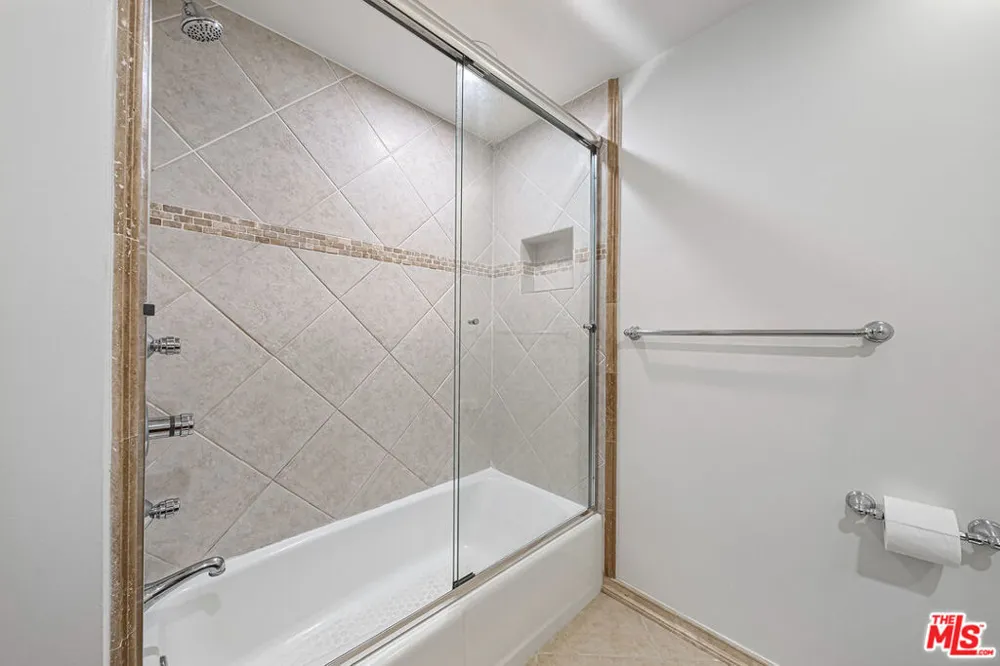 10650 Holman Avenue #308 Los Angeles, CA 90024